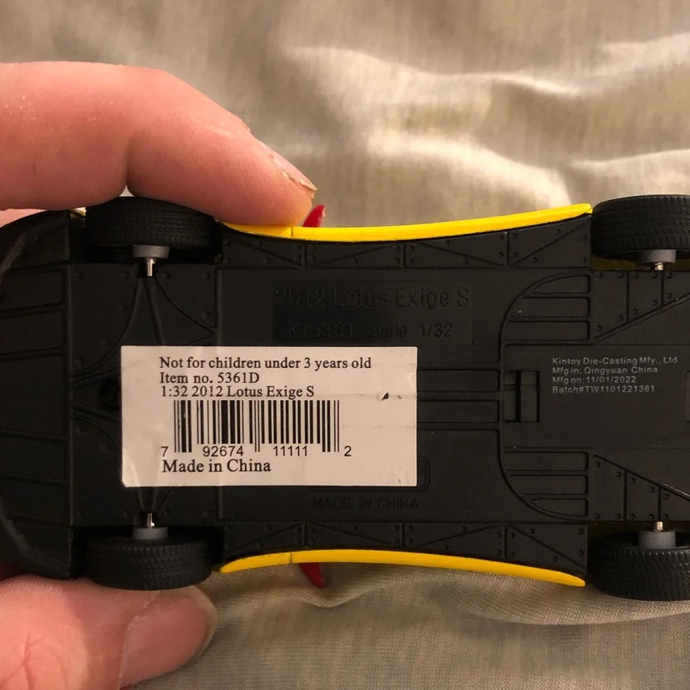 Lotus Exige S 1:32 pull back action